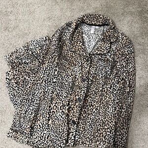 Leopard Print Women's Pajama Top and Bottom Set - Beige/Black